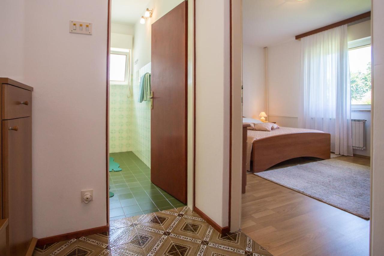 Garden View Apartment In Porec For 2 - 4 Persons Exterior foto